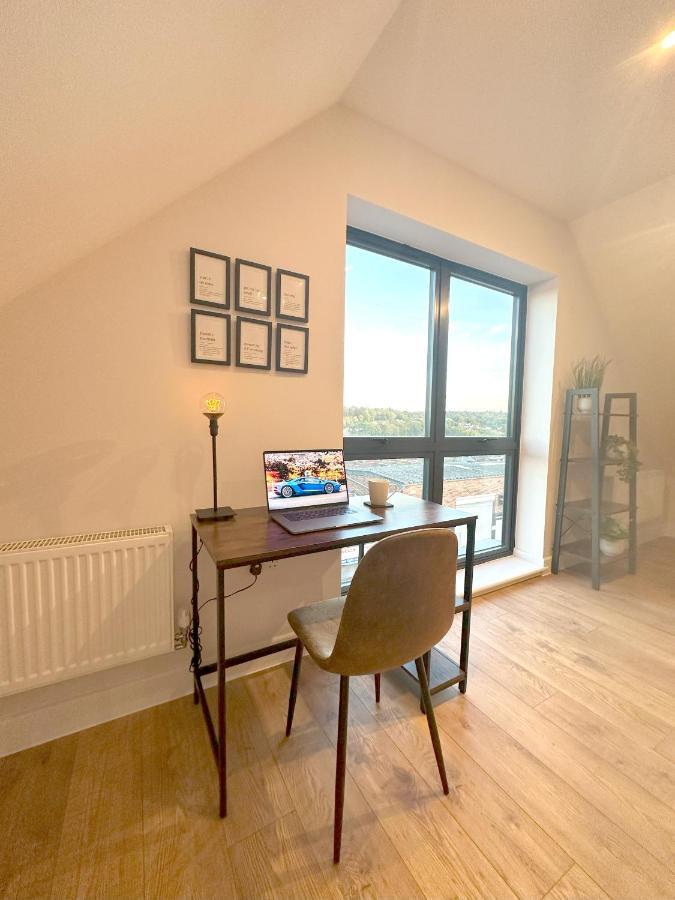 Chic And Airy Apartment Tunbridge Wells Buitenkant foto
