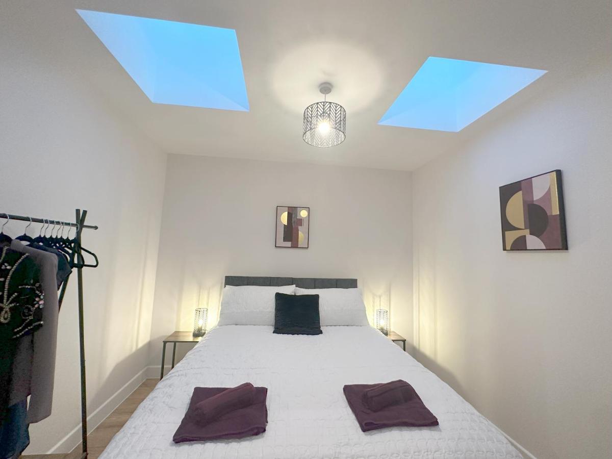 Chic And Airy Apartment Tunbridge Wells Buitenkant foto